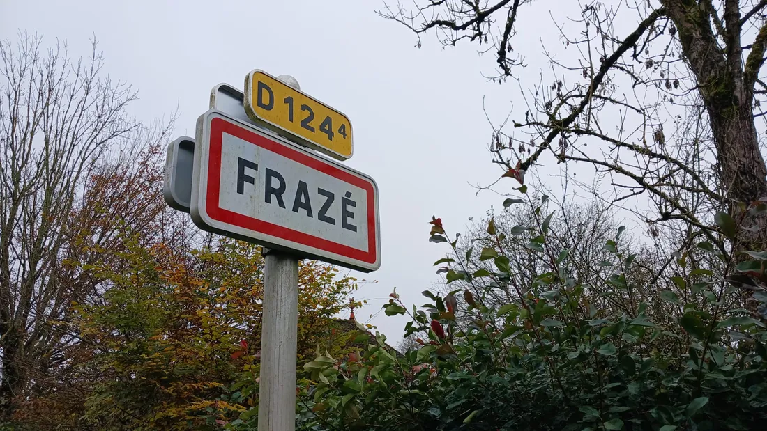 Panneau de la commune de Frazé