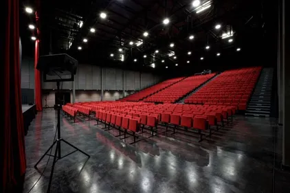 FINI! Théâtre au Zephyr à Hem