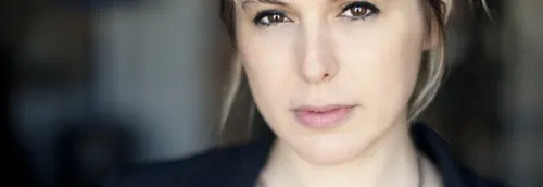 Gagnez le livre de Julie Gouazé avec Mona FM