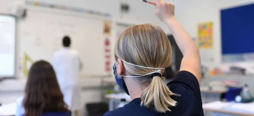 Fin du port du masque à l'école le 4 octobre dans les départements...