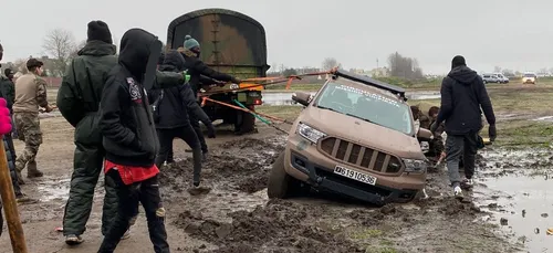 Calais : Après drifts et pointes de vitesse, un véhicule de l'armée...