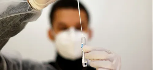 Au moins deux tests négatifs pour revenir à l'école après un cas...