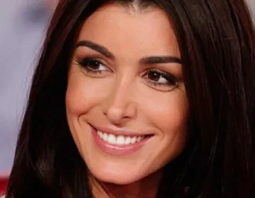 JENIFER annule sa participation aux enfoirés -Elle est positive au...