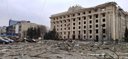 Ukraine : Des paras russes déployés sur Kharkiv, un hôpital attaqué