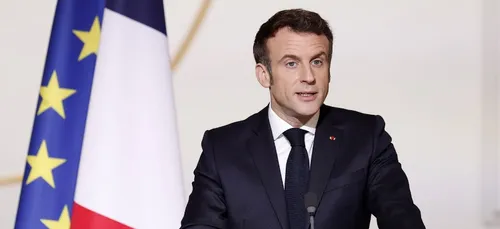 Emmanuel Macron : "Des centaines de civils ukrainiens ont été tués....