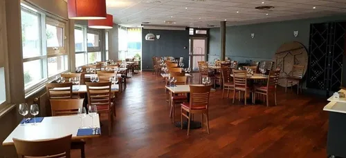 Le restaurant le Yacht club de dunkerque recherche plusieurs personnes