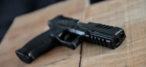 Une fillette de 3 ans tue sa sœur de 4 ans avec une arme à feu