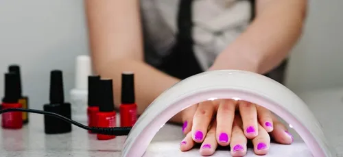 Vernis semi-permanent : attention !