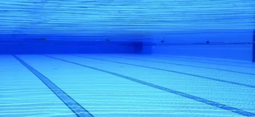 Une fillette s'est noyée hier dans une piscine de Paris