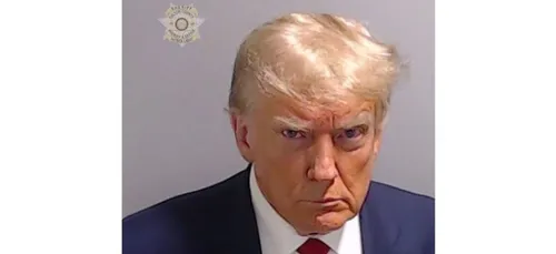 Donald Trump a désormais sa photo d’identité judiciaire !