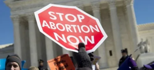 L'Arizona valide une loi de 1864 qui interdit quasi totalement...