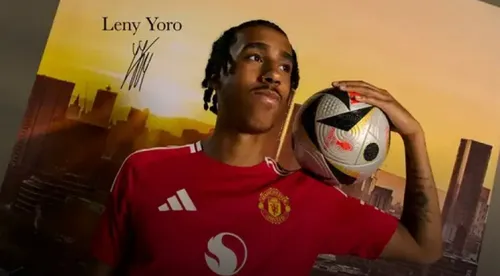 Leny Yoro à Manchester United, c'est officiel !