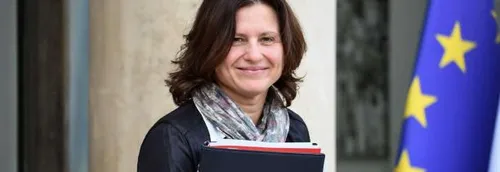 Vers un retour dans les stades selon la Ministre des Sports Roxana...