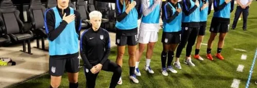 La Fédération Américaine de Football autorise de nouveau le genou à...