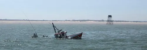 Un navire de pêche naufragé au large de Calais