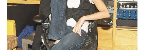 Carla Bruni de retour avec un nouvel album [VIDÉO]