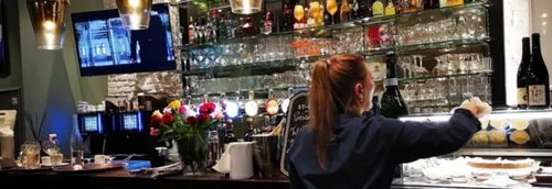 Le restaurant "Le Lys" à Lille recrute son Serveur & Barman (H/F)