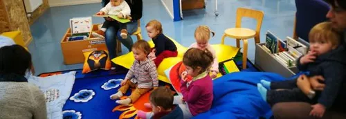 Le masque "pas obligatoire" pour les assistant(e)s maternel(le)s en...