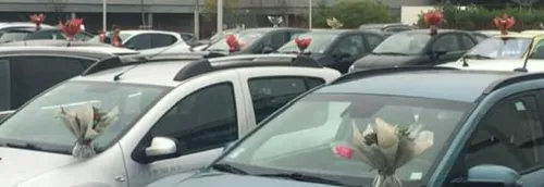 Une fleuriste offre ses bouquets aux soignants