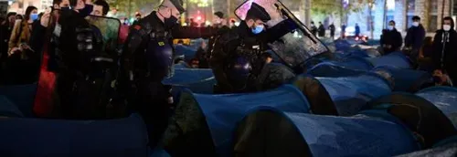 Evacuation d'un camp de migrants : Gérald Darmanin dénonce des...