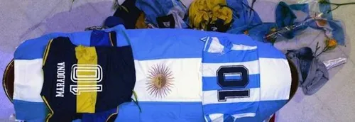 Veillée funèbre écourtée... L'inhumation de Diego Maradona a eu...