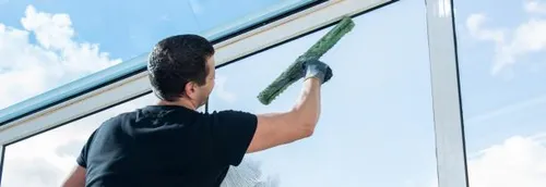 "Sériance Propreté" à Arras recrute un(e) laveur de vitre...