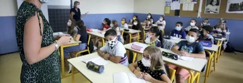 1.599 classes et 103 établissements scolaires sont fermés en France...