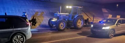 Nièvre : Ivre, il tente au volant d'un tracteur de semer la...