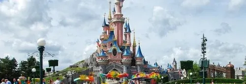 Le parc Disneyland Paris annonce qu'il ne rouvrira pas ses portes...
