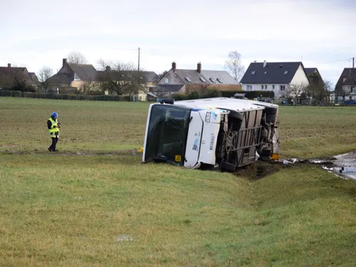 Accident de car scolaire : une lycéenne décède 