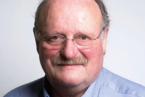 Mort de Nahel : rassemblement de soutien aux élus devant les...