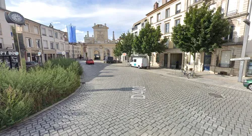 54 : La circulation place des Vosges à Nancy interdite