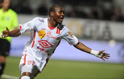 Un match en hommage à Landry Nguemo : l’émotion et la solidarité au...