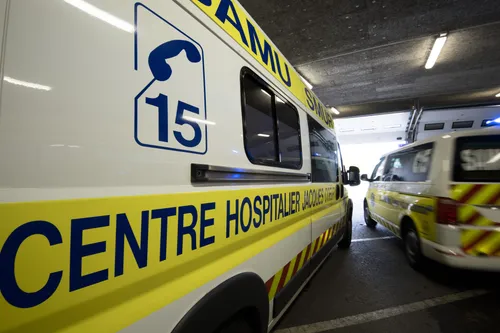 Agression à l'arme blanche devant le collège Dolto de Nogent, une...