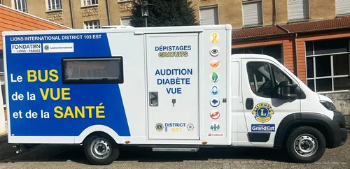 Santé visuelle et auditive : un bus de la vue pour briser les...