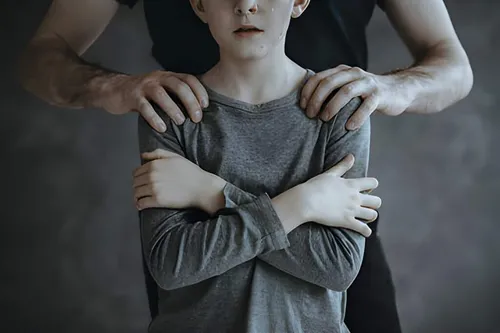 160 000 enfants victimes de violences sexuelles chaque année : la...