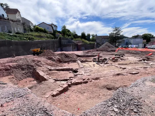 À Épinal, des fouilles archéologiques révèlent la présence d'un...