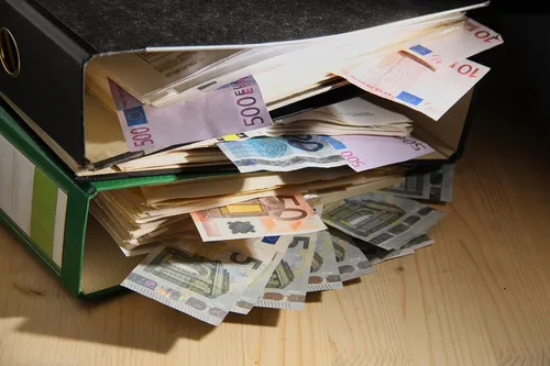 Une enveloppe de 10 000 euros allouée à la reprise des boutiques...